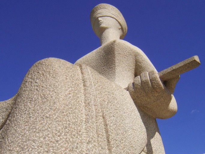 STF-estátua-da-Justiça-2