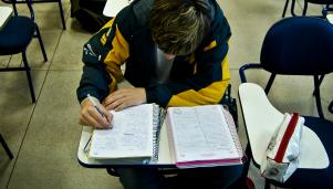 estudante_estuda_enem___arthur_schneider