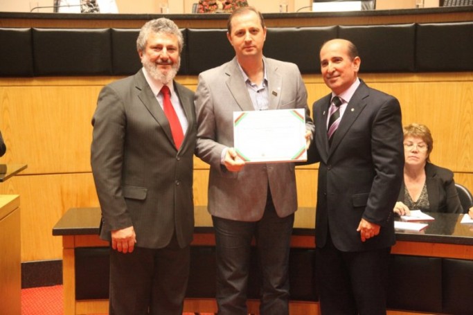 Homenagem assembleia a ANEC